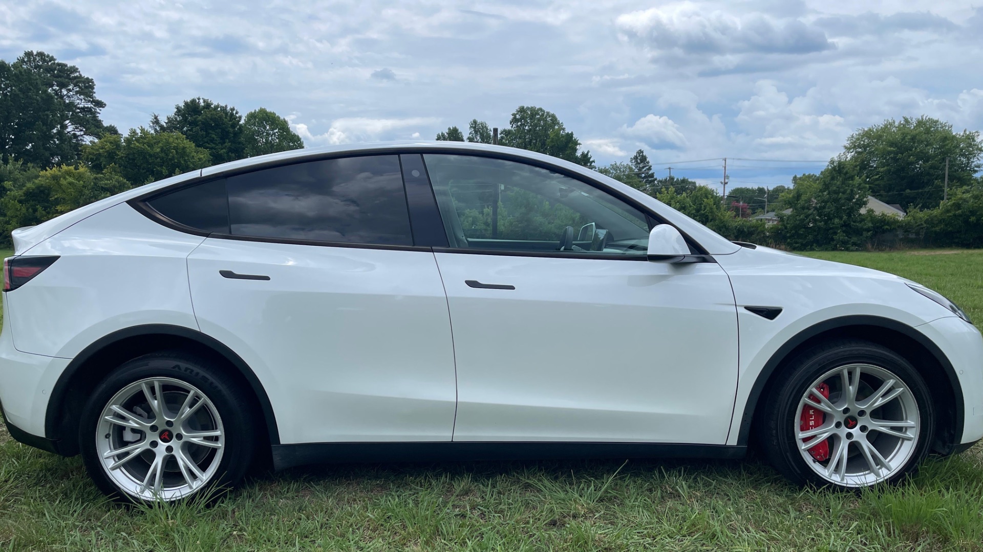 2021 TESLA Model Y - Thumbnail 4