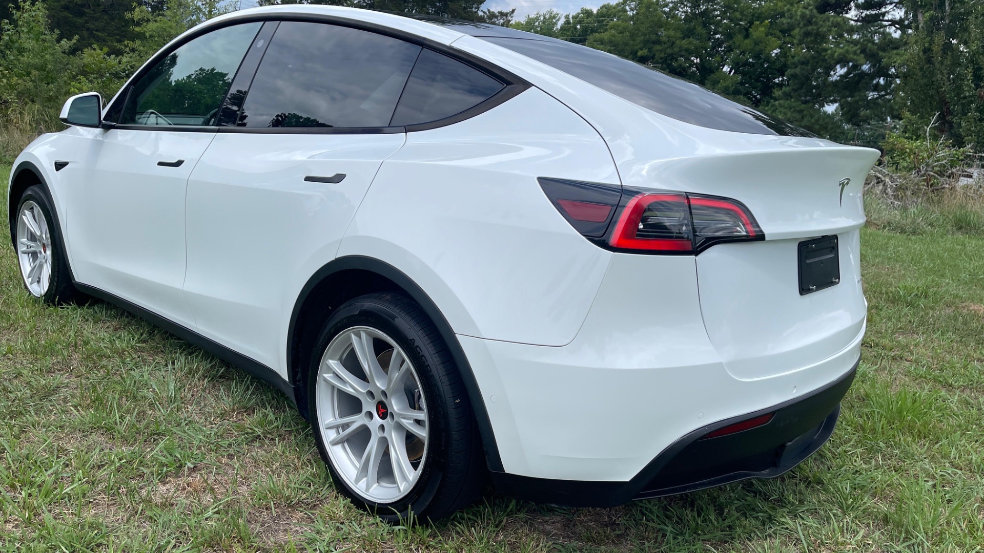 2021 TESLA Model Y - Thumbnail 6