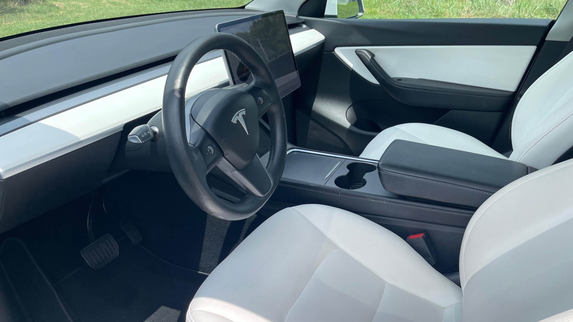 2021 TESLA Model Y - Thumbnail 9